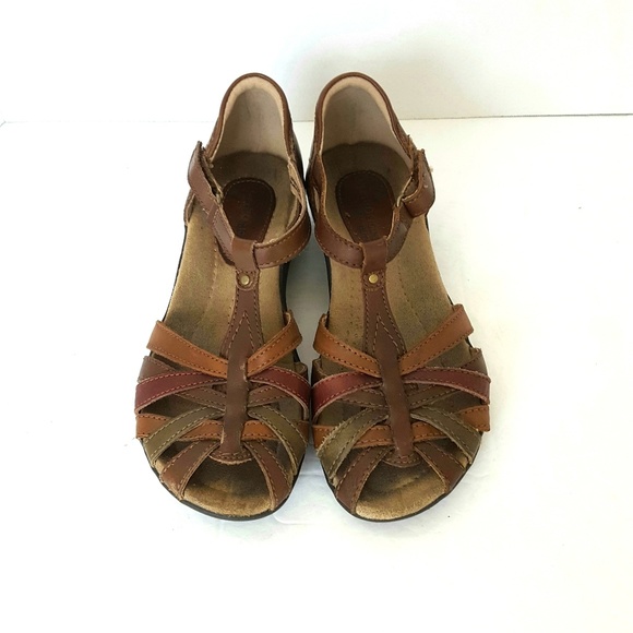 earth closed toe sandals